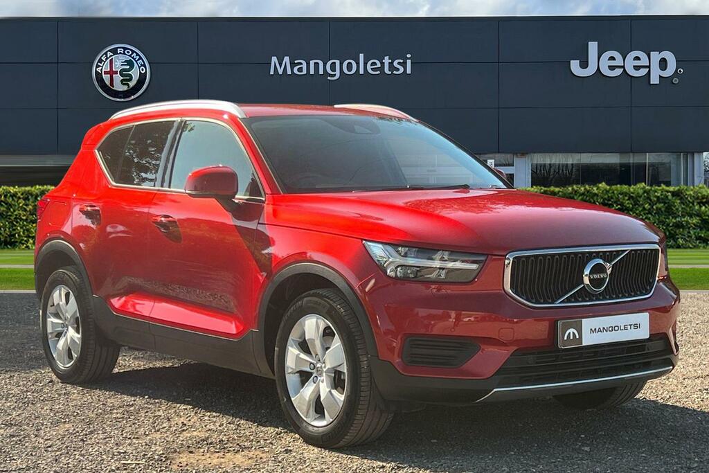 Compare Volvo XC40 1.5 T3 Momentum Suv Euro 6 Ss DT70XYA Red