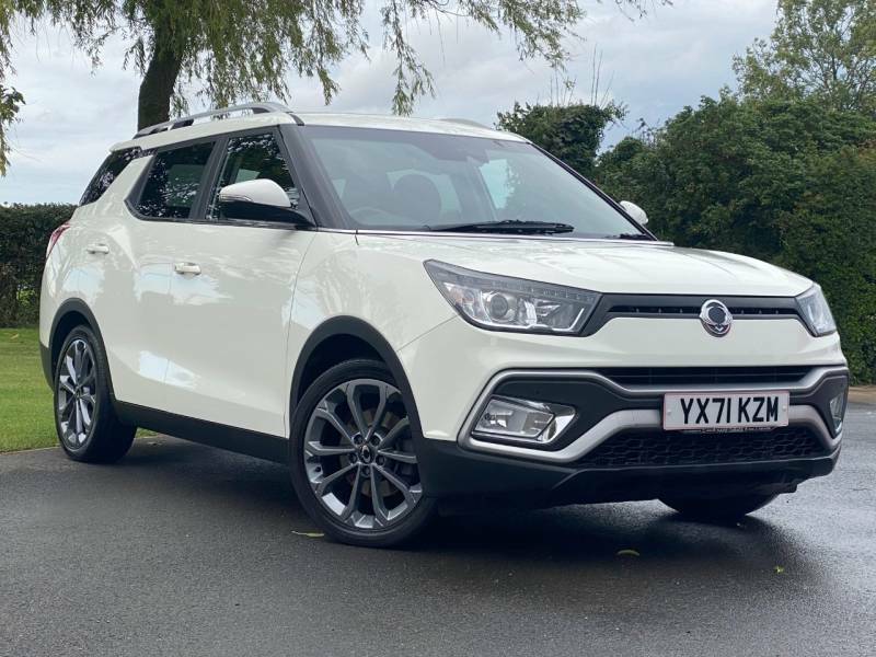 Compare SsangYong Tivoli 1.6 D Ultimate YX71KZM White