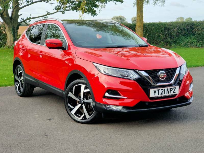 Compare Nissan Qashqai 1.3 Dig-t 160 157 N-motion Dct YT21NPZ Red