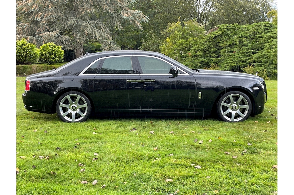 Compare Rolls-Royce Ghost V12 U211 Ulez HY10BFJ Black