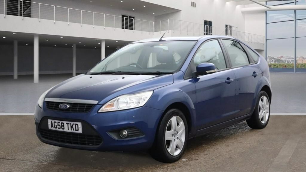 Compare Ford Focus 1.6 Style - Ulez Free AG58TKD Blue