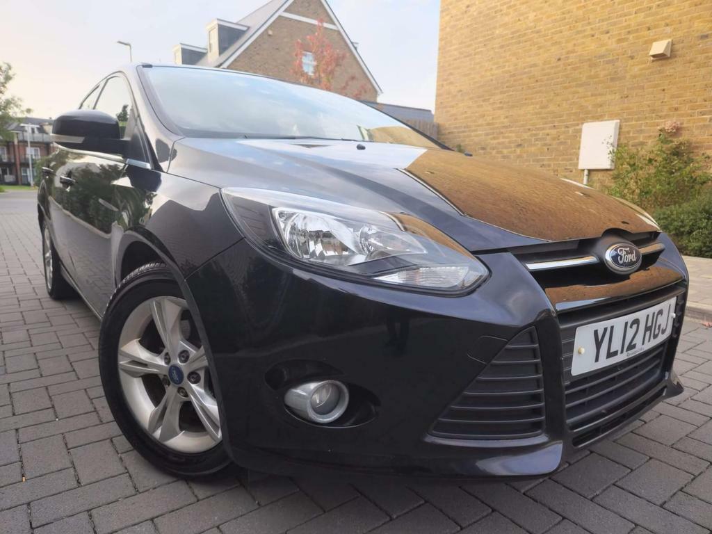 Compare Ford Focus 1.0T Ecoboost Zetec Euro 5 Ss YL12HGJ Black