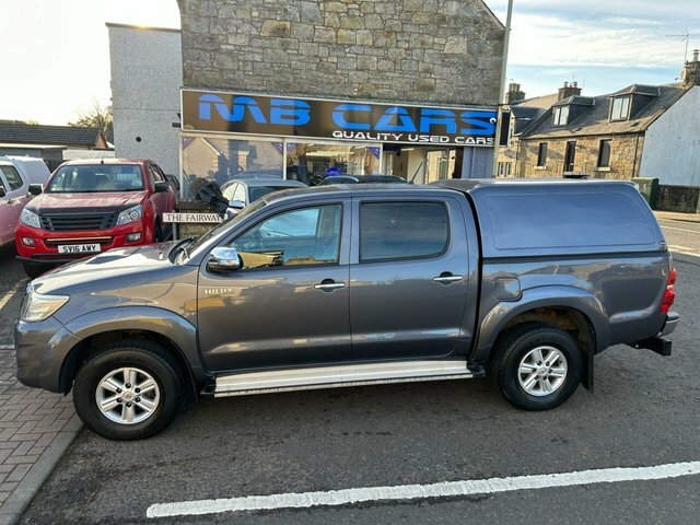Compare Toyota HILUX 2.5 Hl3 4X4 D-4d Dcb 142 Bhp SN63FVW Grey