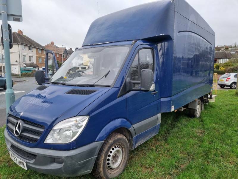 Compare Mercedes-Benz Sprinter 3.5T Chassis Cab KY63UNM Blue