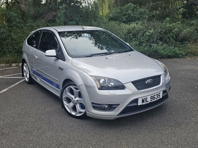 Compare Ford Focus 2.5 St-2 270 Bhp WIL9635 Silver
