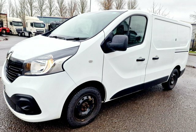 Compare Renault Trafic 1.6 Sl27 Business Plus Dci 120 Bhp MM19XXD White