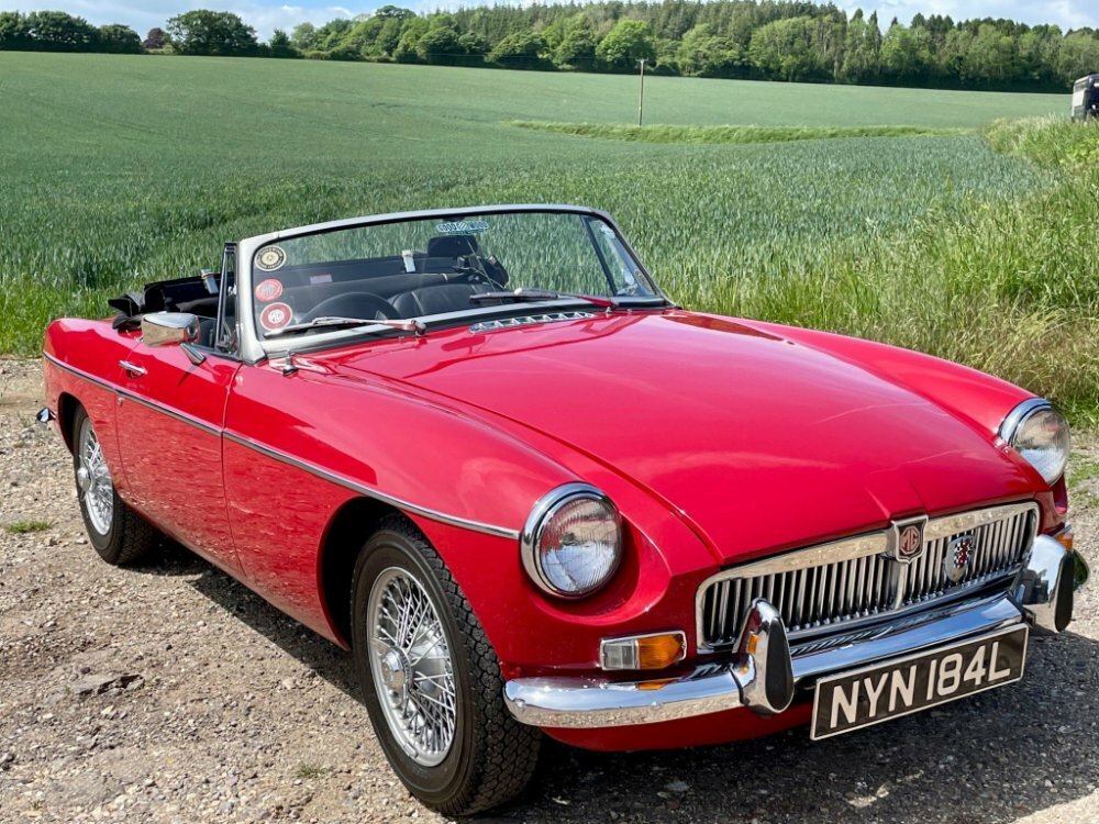 Compare MG MGB Roadster 2-Door NYN184L Red
