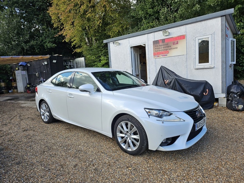 Compare Lexus IS 300H Executive Edition AX15UXW White