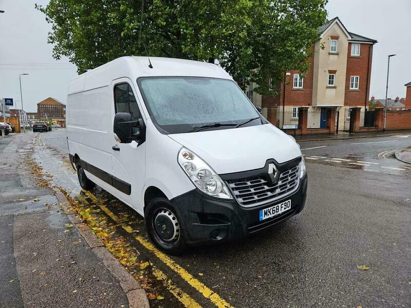 Compare Renault Master 2.3 Dci Energy 35 MK68FBO White
