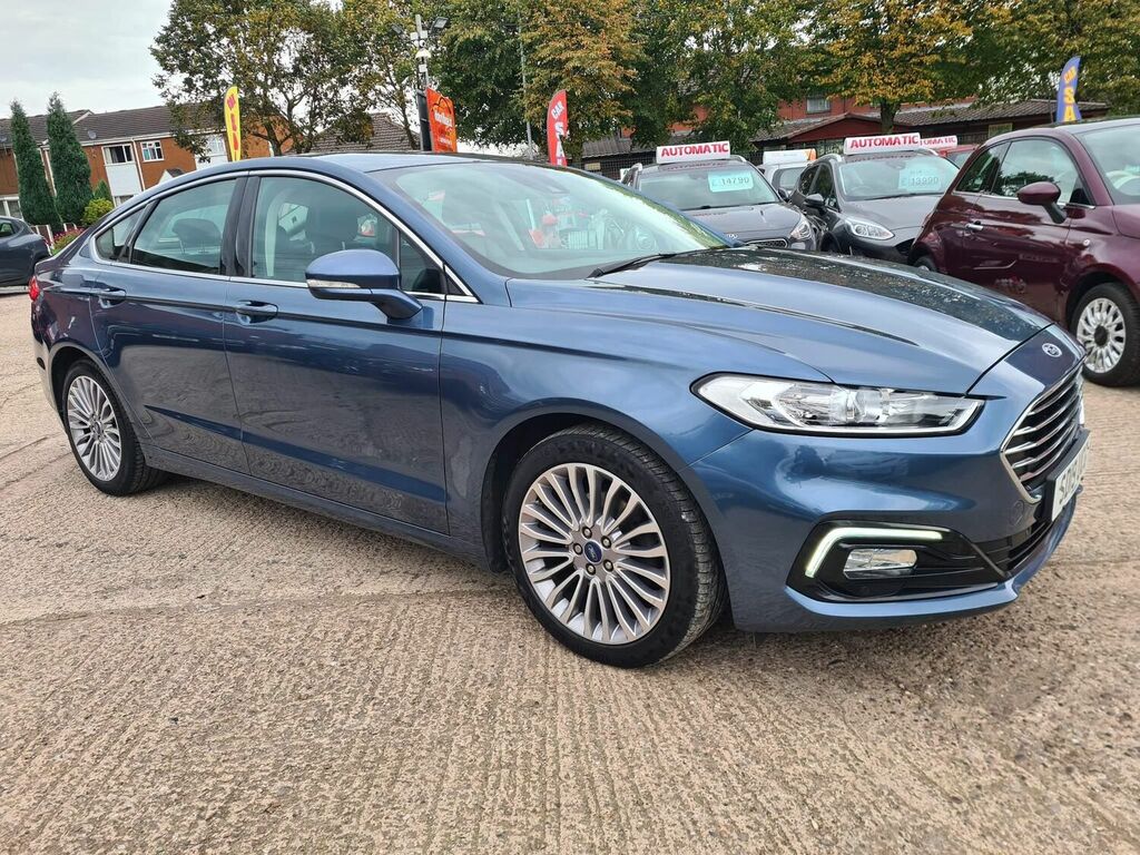 Compare Ford Mondeo Hatchback 2.0 SD19UCG Blue