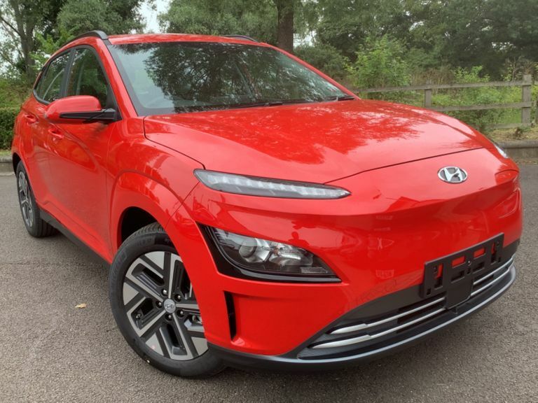 Compare Hyundai Kona 100Kw Se Connect 39Kwh KY73XWW Red