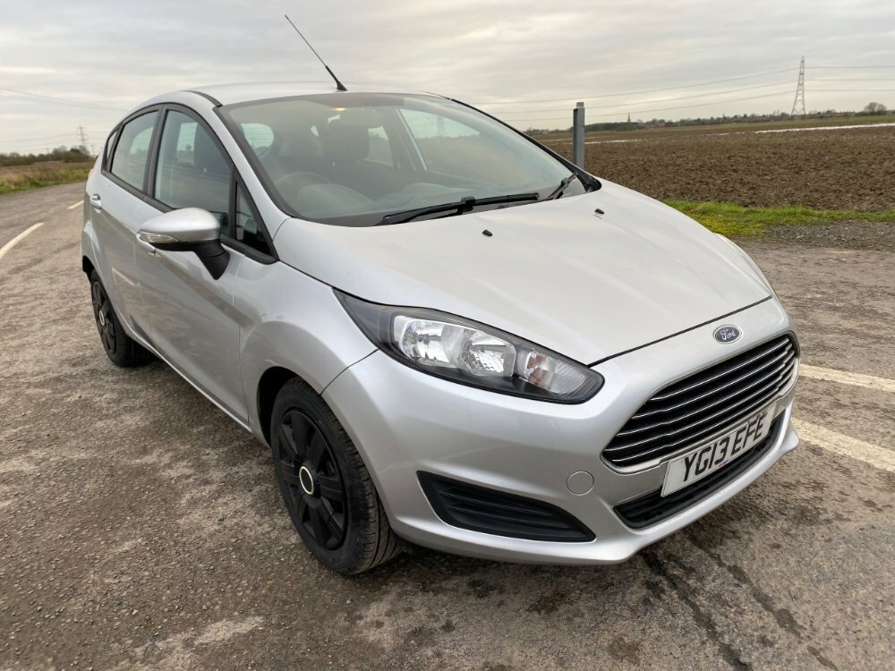 Compare Ford Fiesta Style Tdci 5-Door YG13EFE Silver
