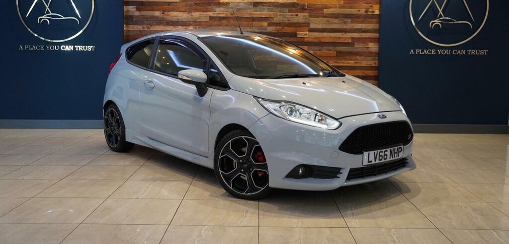 Compare Ford Fiesta 2016, 1.6 St200 197 Bhp 2016 CARD100 Grey