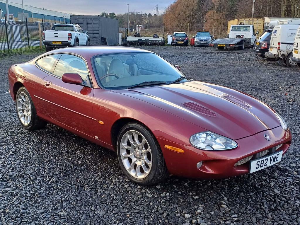 Compare Jaguar XKR 4.0 Supercharged  Red