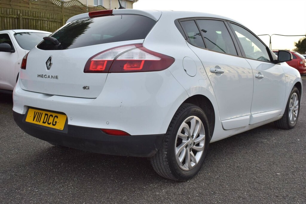 Compare Renault Megane 1.5 Dci Limited Nav Euro 6 Ss WL65BFM White