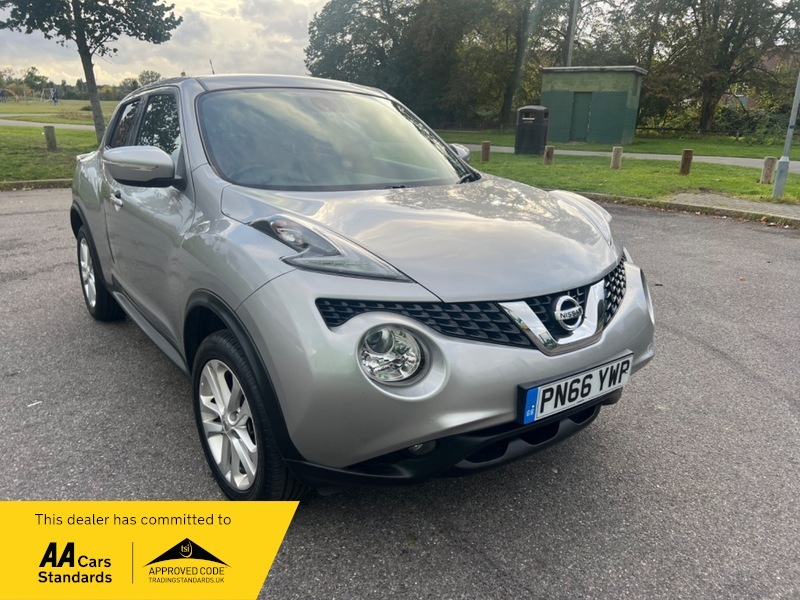 Compare Nissan Juke N-connecta Xtronic PN66YWP Silver