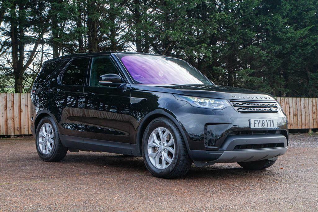 Compare Land Rover Discovery 3.0 Td V6 Se Lcv 4Wd Euro 6 Ss FY18YTV Black