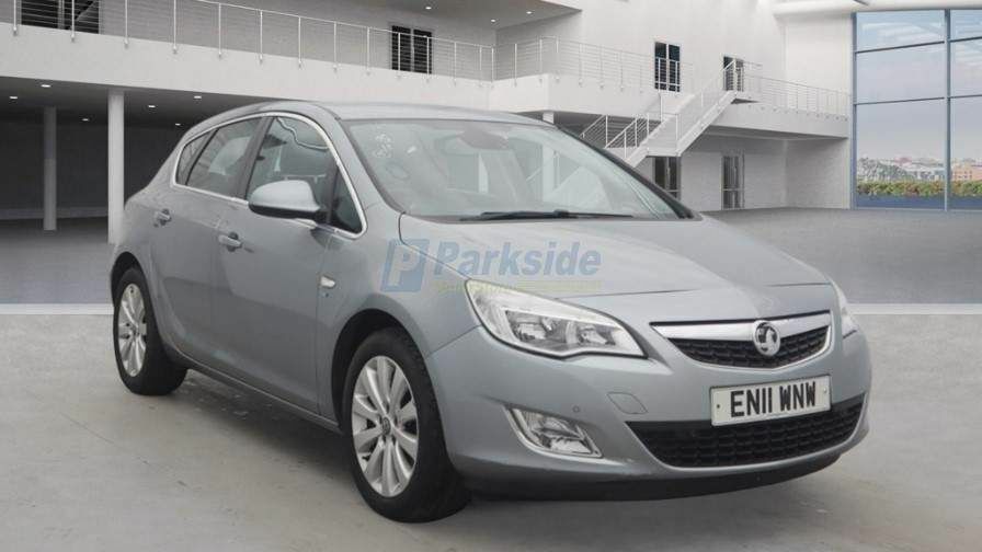 Compare Vauxhall Astra Astra Se Cdti 157 EN11WNW Silver