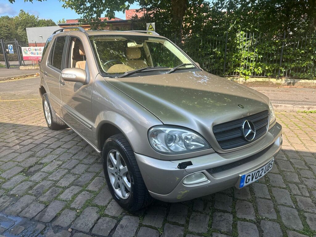 Compare Mercedes-Benz M Class Ml 320 GV02UBS Gold