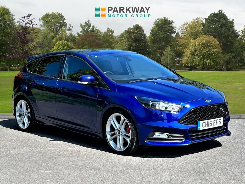 Compare Ford Focus Focus St-3 T CH16EFS Blue