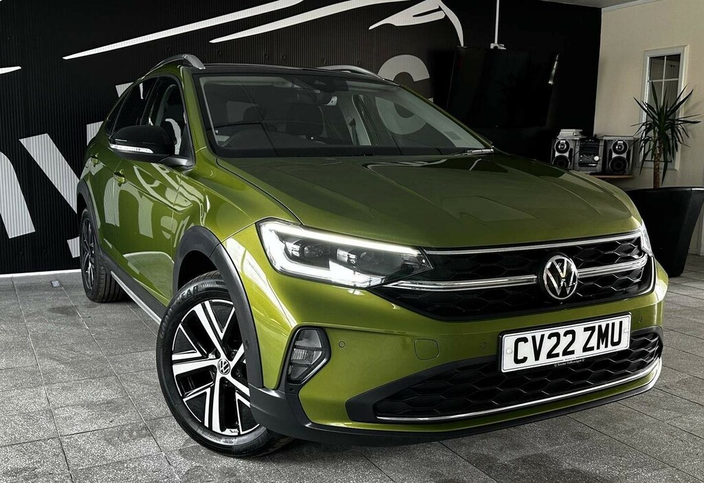 Compare Volkswagen Taigo Taigo Style Tsi CV22ZMU Green