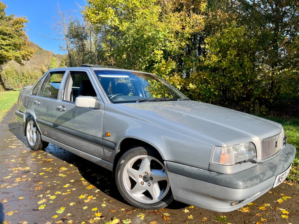 Compare Volvo 850 T-5 2.3 Turbo 2251Former Ownerjust 122Kincre N971JAF Silver