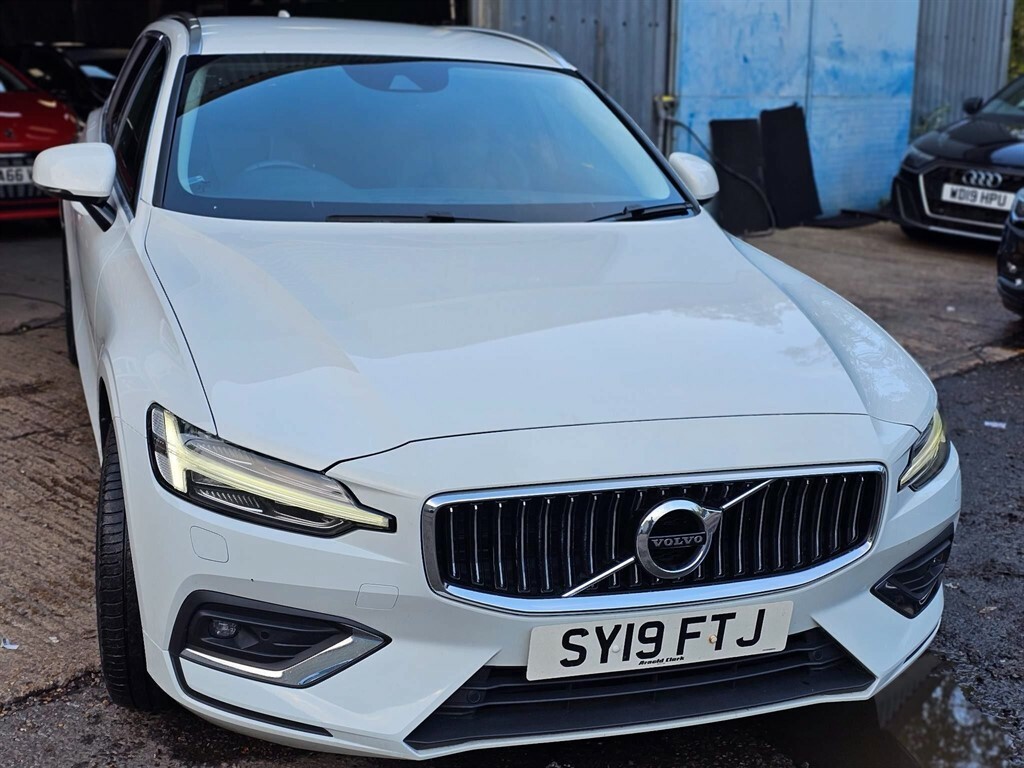 Compare Volvo V60 V60 Inscription D3 SY19FTJ White
