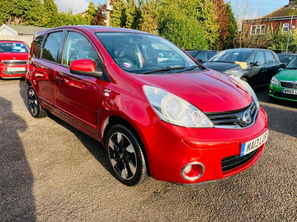 Compare Nissan Note 1.4 16V N-tec Euro 5 MA13LUR Red