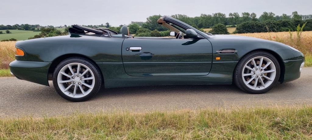 Compare Aston Martin DB7 Convertible Vantage Volante 1999 V12RUM Green