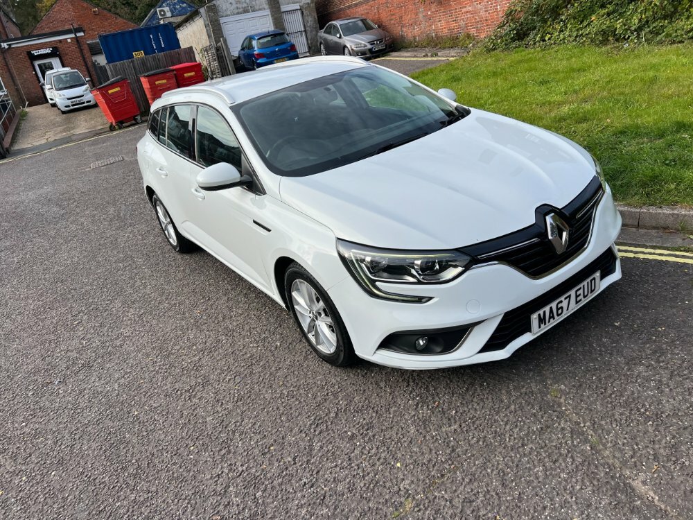 Compare Renault Megane Expression Plus Dci 5-Door MA67EUD White