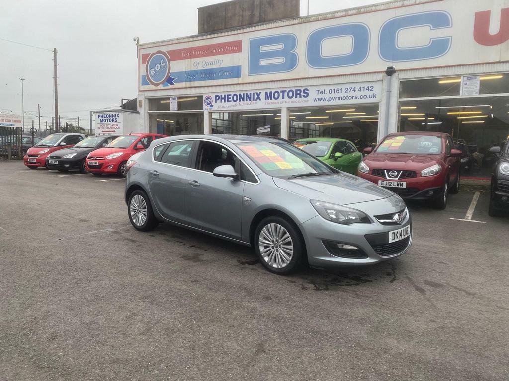 Compare Vauxhall Astra 1.4 16V Excite Euro 5 DK14UNE Silver