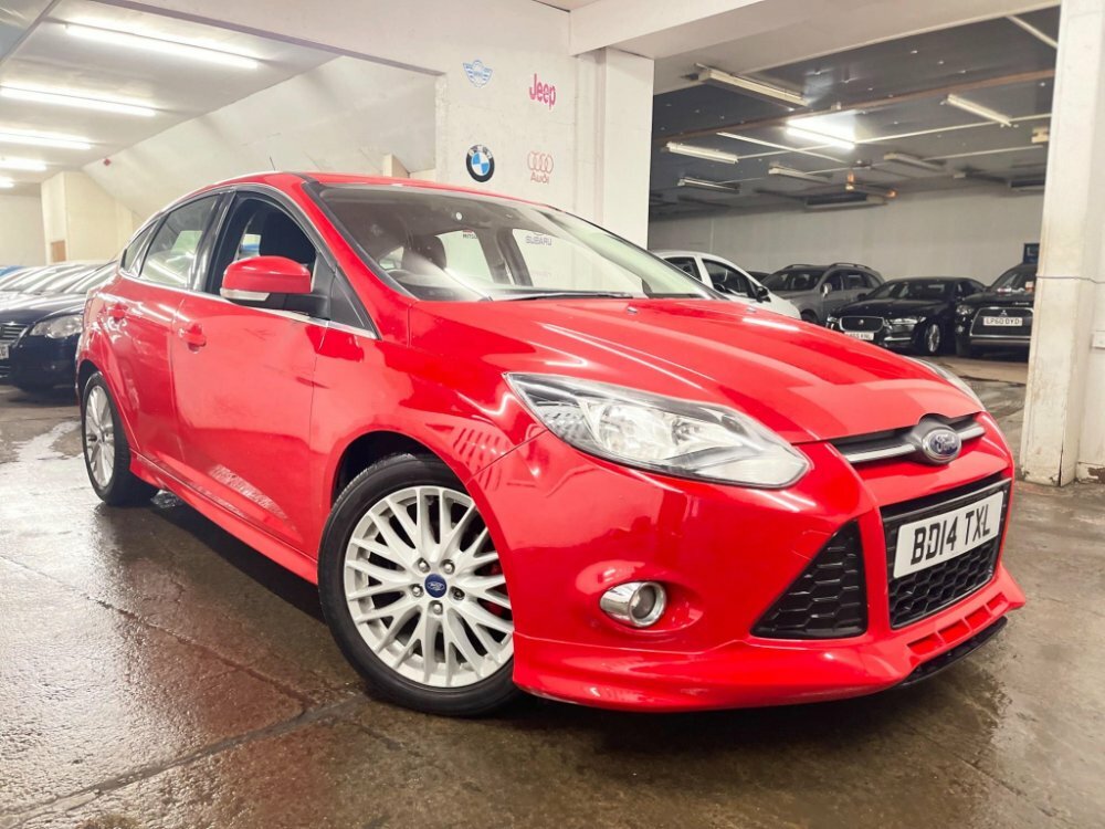 Compare Ford Focus 1.6 Tdci Zetec S Euro 5 Ss BD14TXL Red