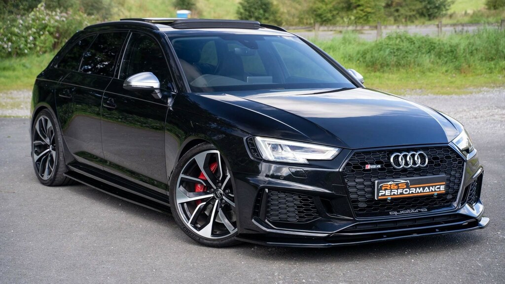 Compare Audi RS4 2018 67 Rs Y1FMD Black