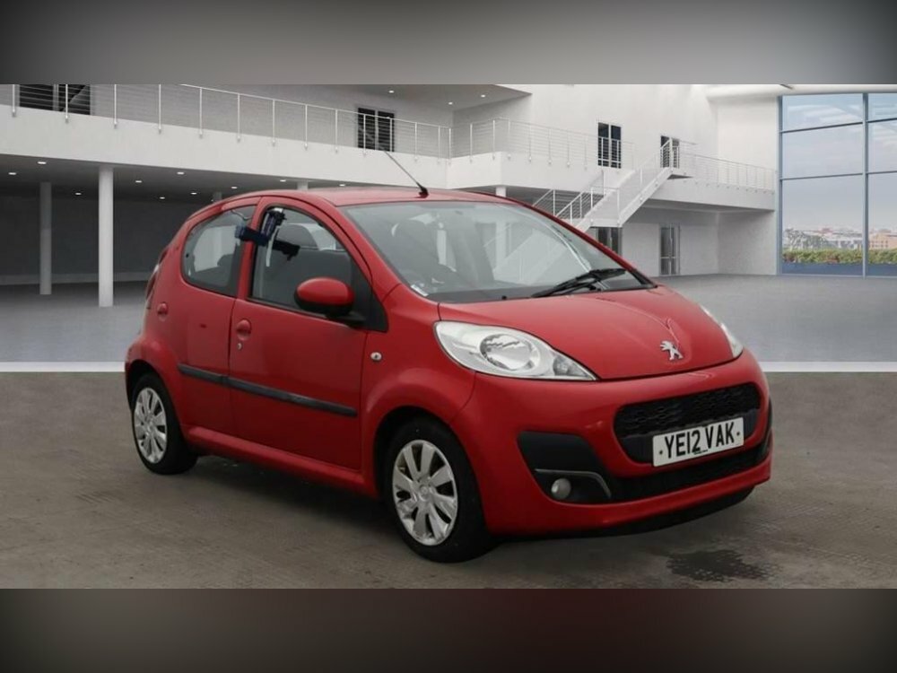 Compare Peugeot 107 1.0 12V Active Euro 5 YE12VAK Red