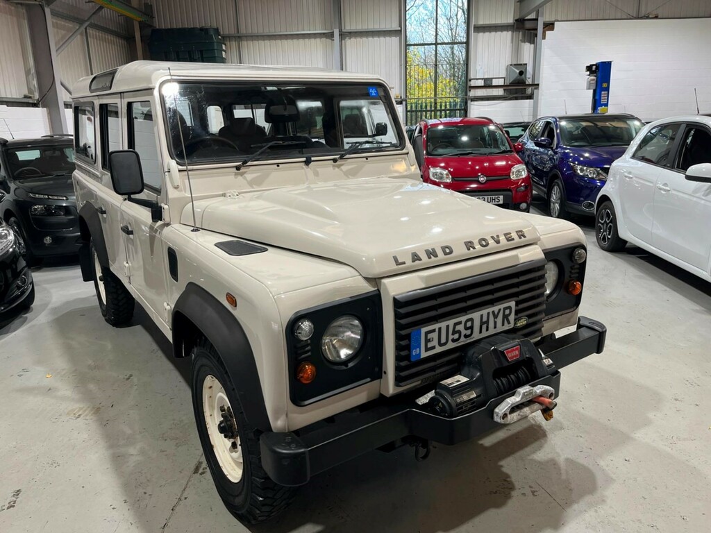 Land Rover Defender County Station Wagon Tdci White #1