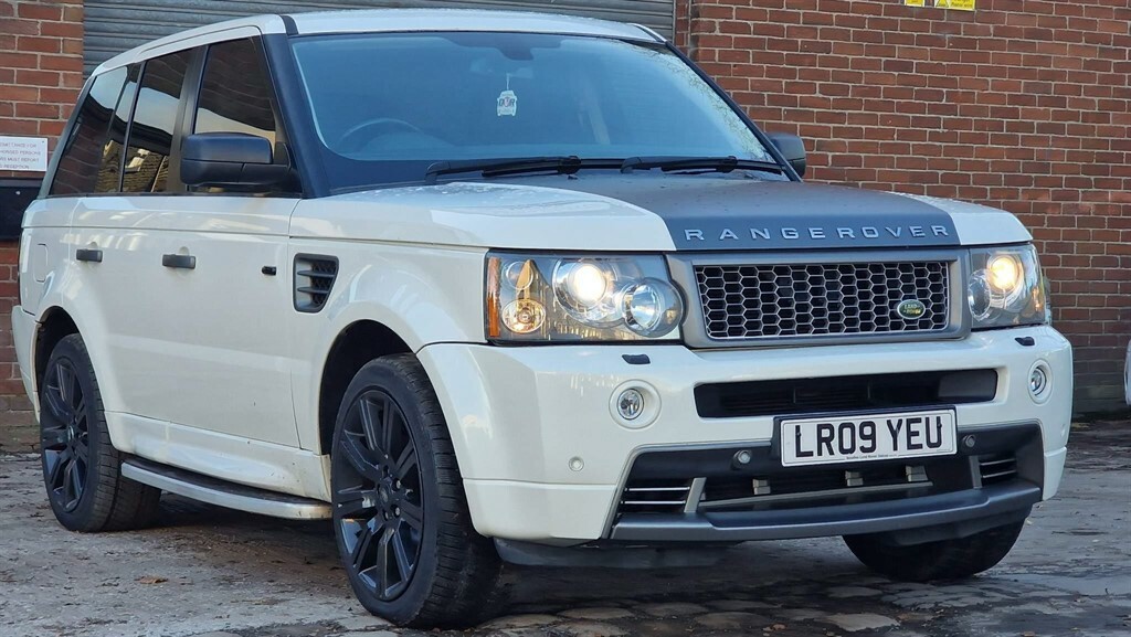 Compare Land Rover Range Rover Sport 2.7 Td V6 Stormer Se LR09YEU White