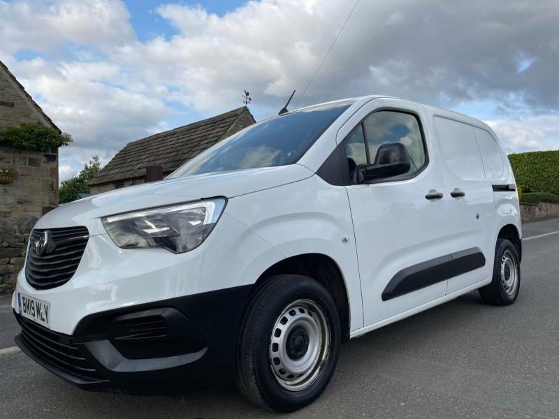 Compare Vauxhall Combo Combo 2000 Edition Td Ss BM19MLY White