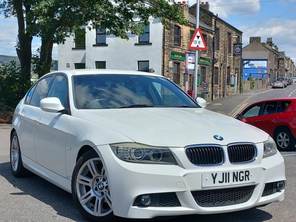 Compare BMW 3 Series 2.0 320I M Sport Euro 5 Ss YJ11NGR White