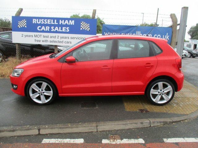 Compare Volkswagen Polo 1.4 Sel 85 Bhp WG12OHO Red