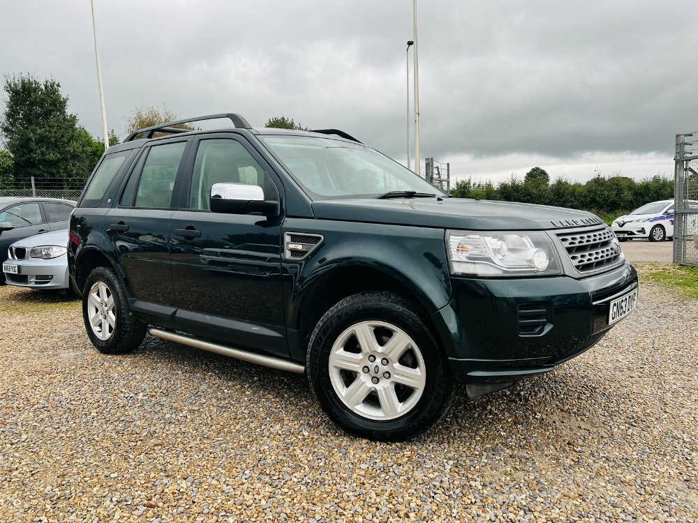 Compare Land Rover Freelander 2.2 Td4 Gs GN63DYP Green