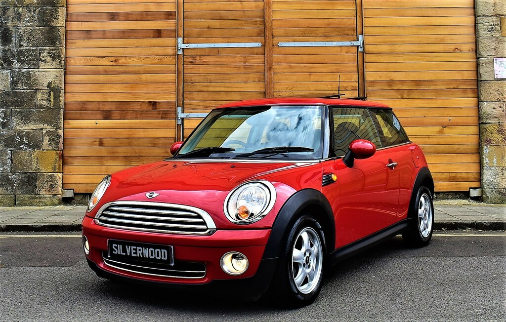 Compare Mini Hatch One WR07ZTF Red