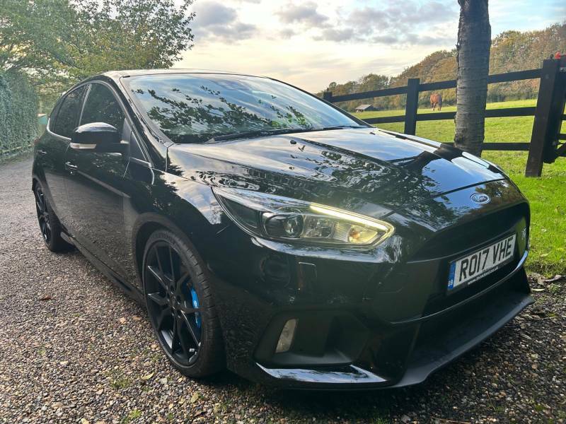 Compare Ford Focus 2.3T Ecoboost Rs Awd Euro 6 Ss RO17VHE Black