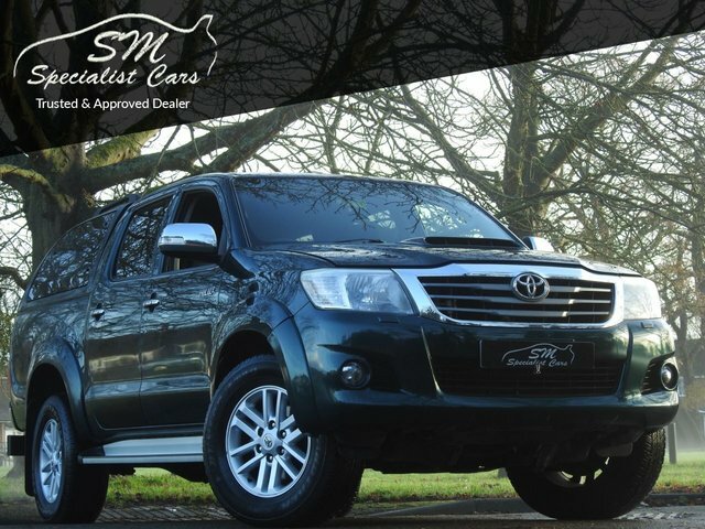 Compare Toyota HILUX 2.5 Icon 4X4 D-4d Dcb 142 Bhp RO64KZG Green