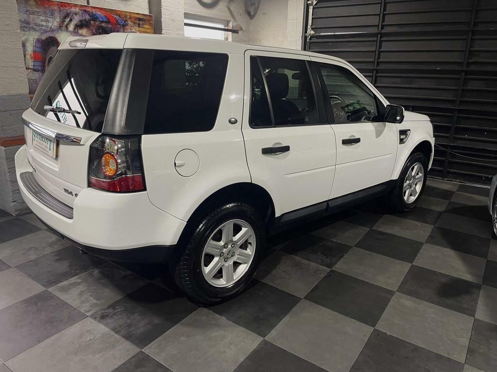 Compare Land Rover Freelander 2 2 2.2 Td4 Gs 4Wd Euro 5 Ss  White