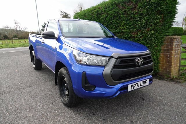 Compare Toyota HILUX Active 4Wd Single Cab Pick Up 2.4D4-d 150 Bhp YR71UBF Blue
