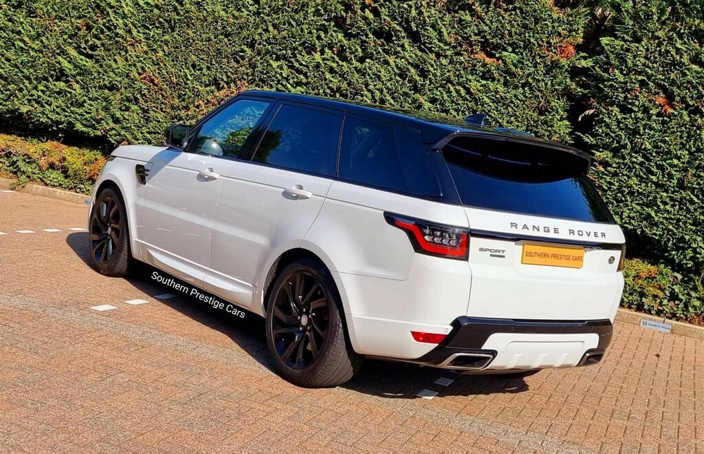 Compare Land Rover Range Rover Sport 2.0 P400e 13.1Kwh Hse Dynamic 4Wd Euro 6 Ss FR11DAZ White