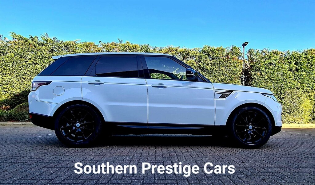 Compare Land Rover Range Rover Sport 3.0 Sd V6 Hse 4Wd Ss OY16YLZ White