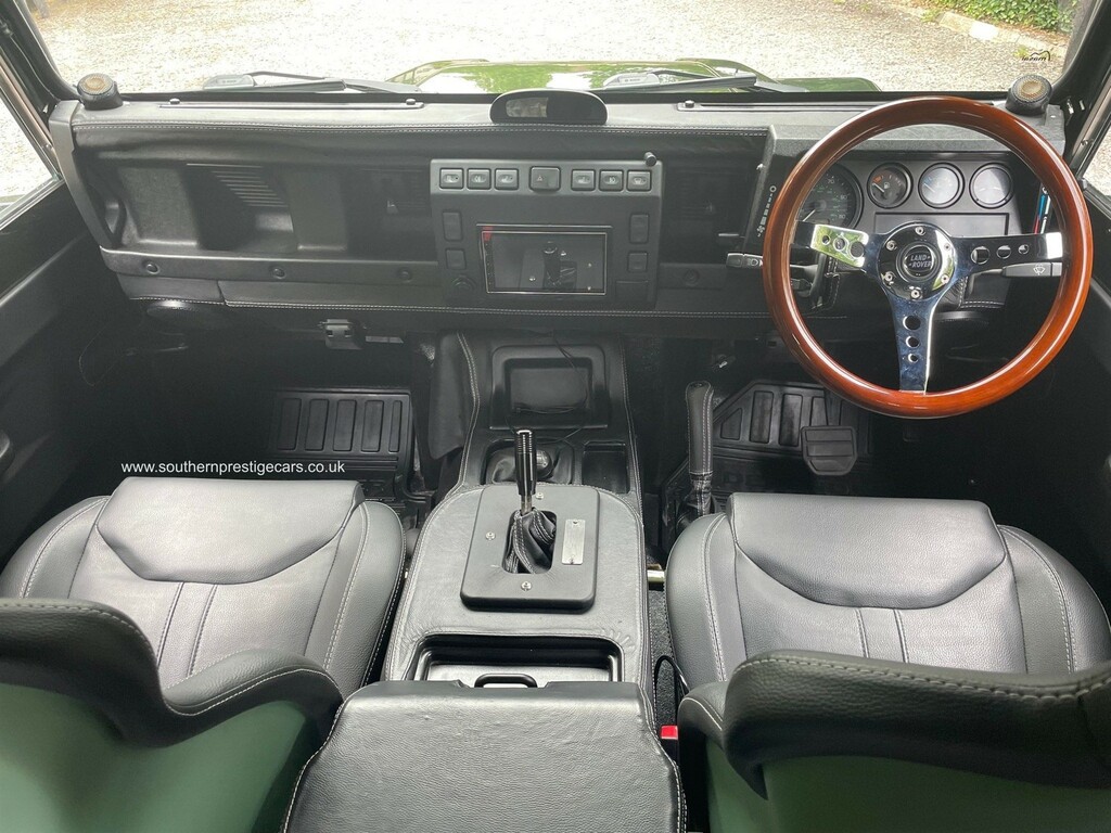 Compare Land Rover Defender 90 2.5 Tdi Pick-up R938BYG Green