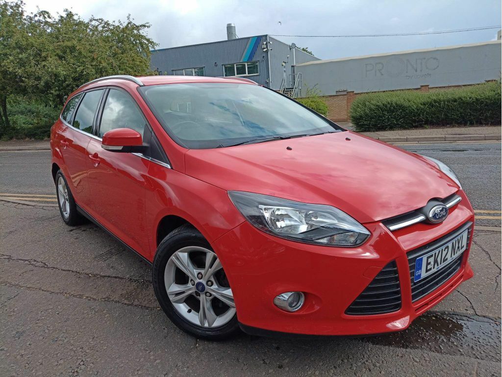 Compare Ford Focus 1.6 Tdci Zetec Euro 5 Ss EK12NXL Red