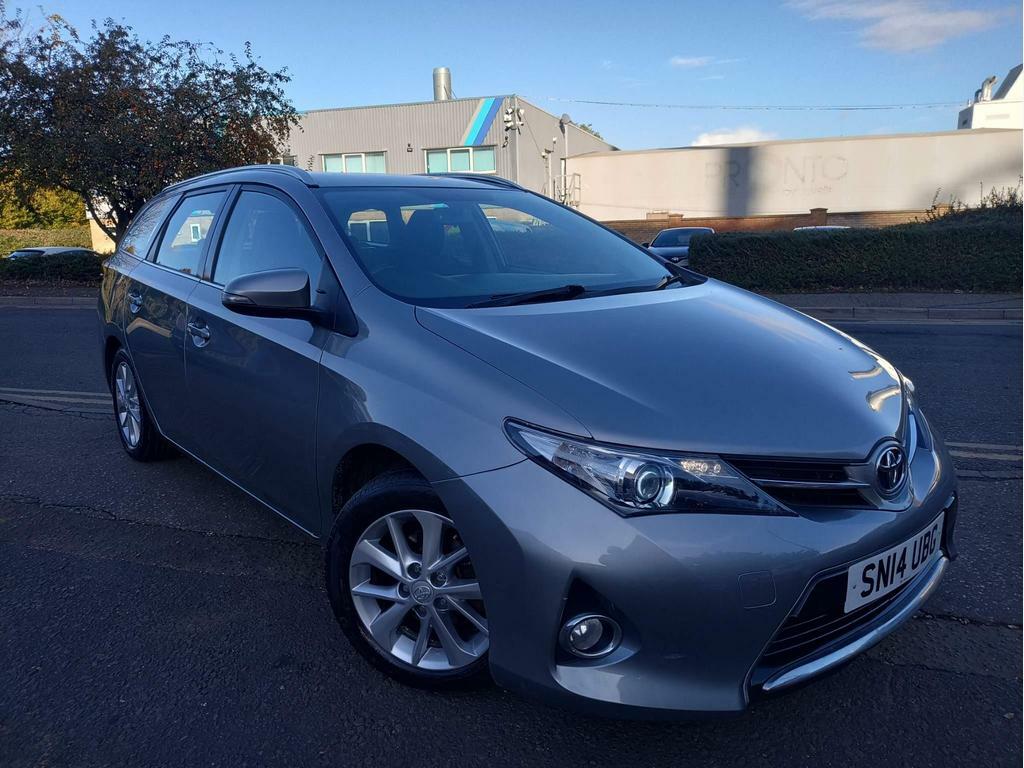 Compare Toyota Auris 1.4 D-4d Icon Touring Sports Euro 5 Ss SN14UBG Grey